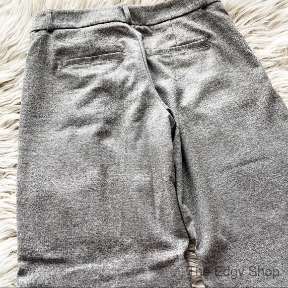 Banana Republic | Pintuck Wide-Leg Dress Pants - Picture 3 of 7